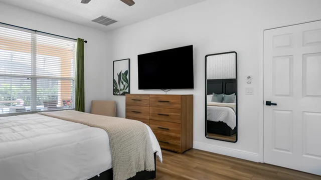 Bedroom 1 image 1