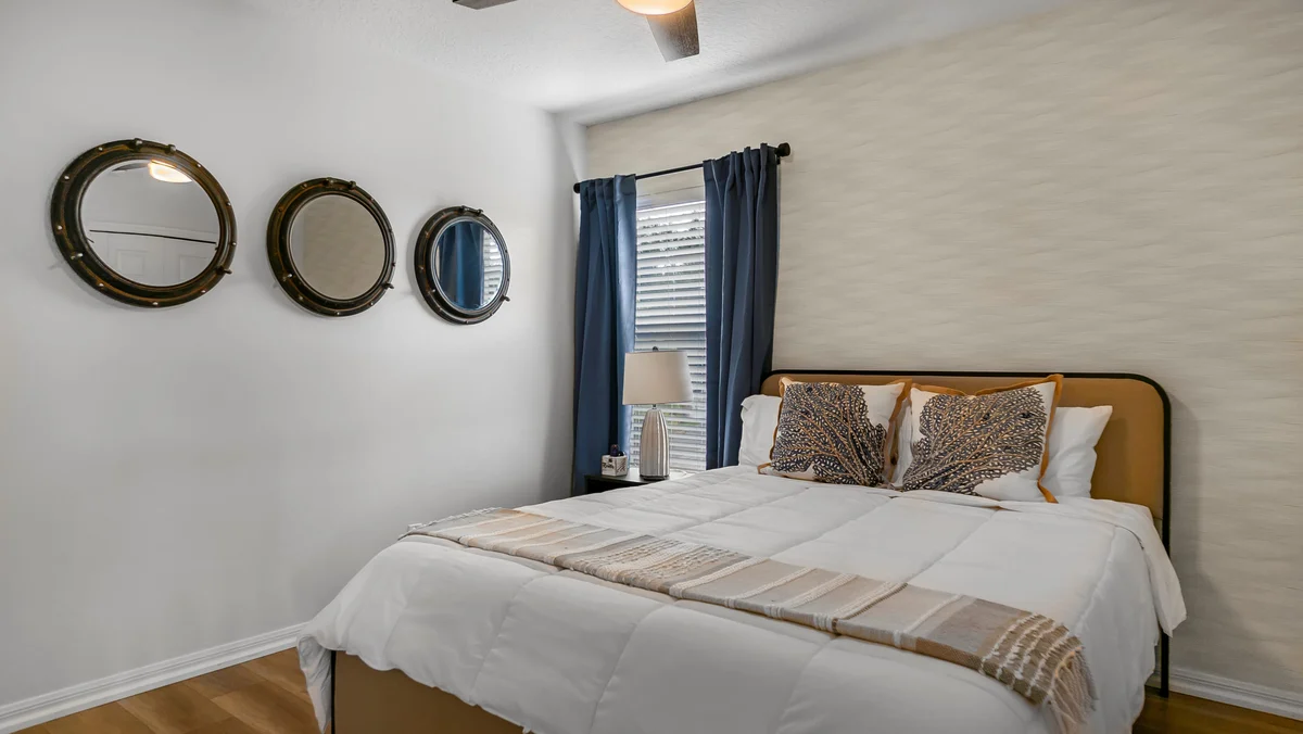 Bedroom 3 image 1