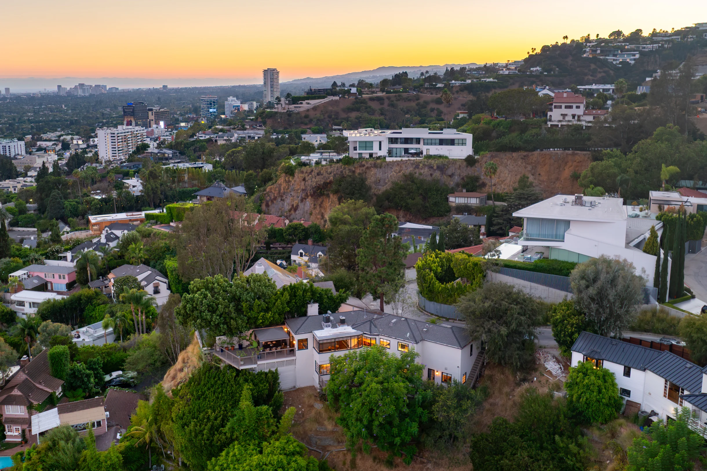 Property in Hollywood Hills, Los Angeles property photo 5