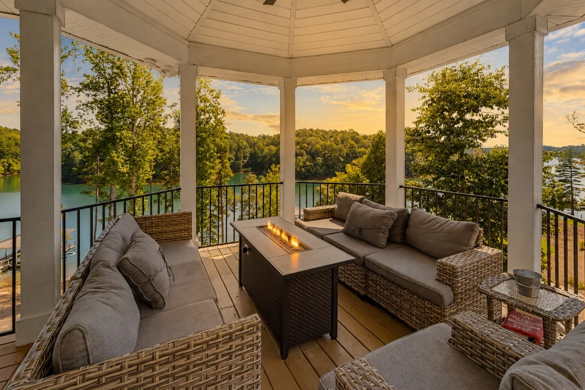 Emerald Shores on Keowee- Games & room for family property photo 5