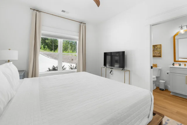 Bedroom 3 image 1