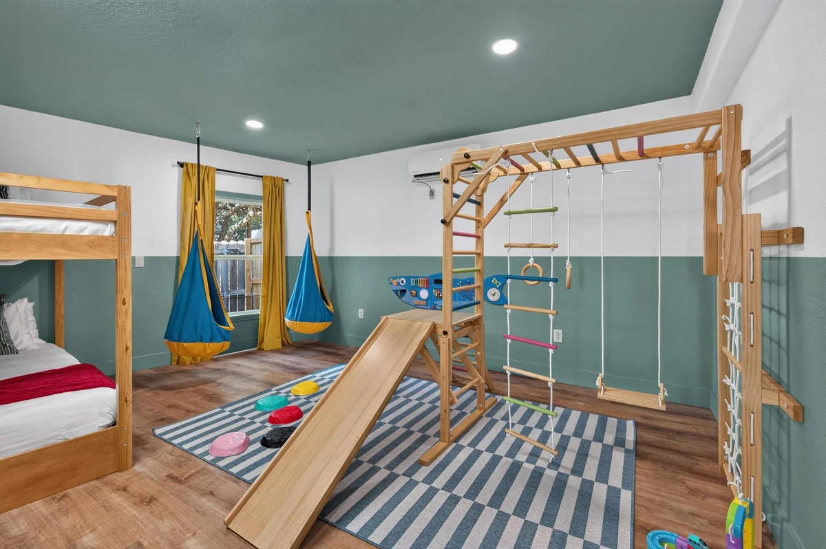 Bedroom image 1