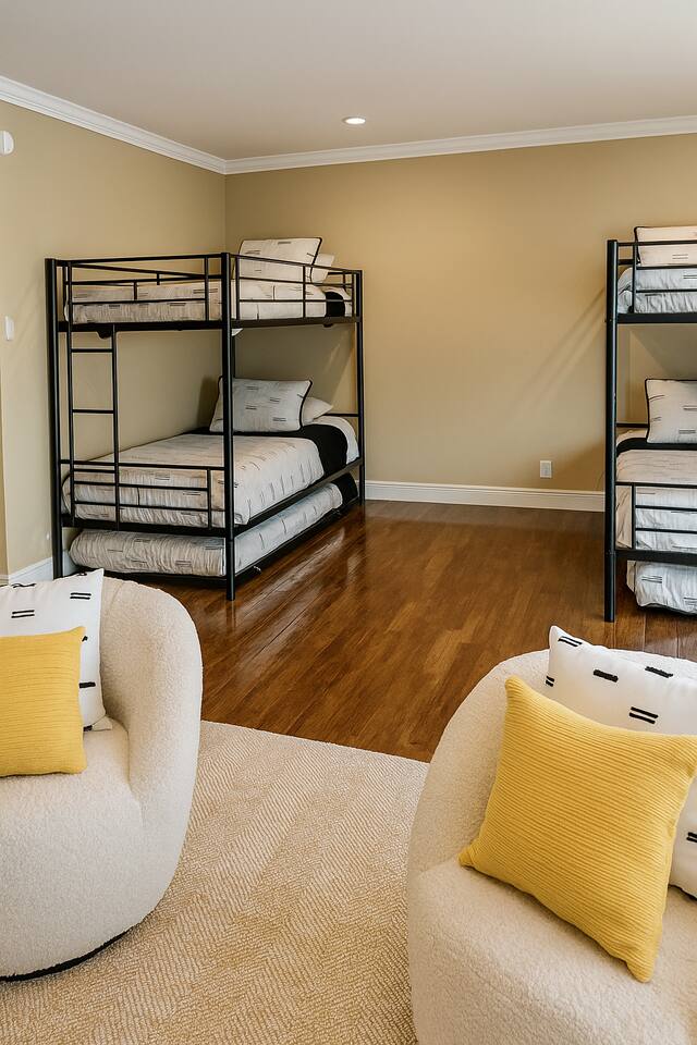 Bedroom 1 image 1