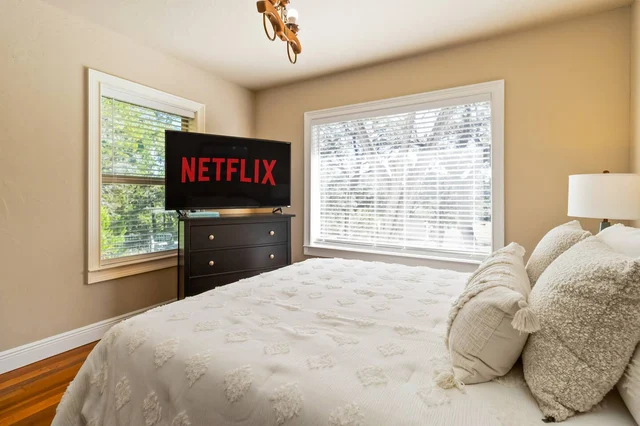 Bedroom 3 image 1