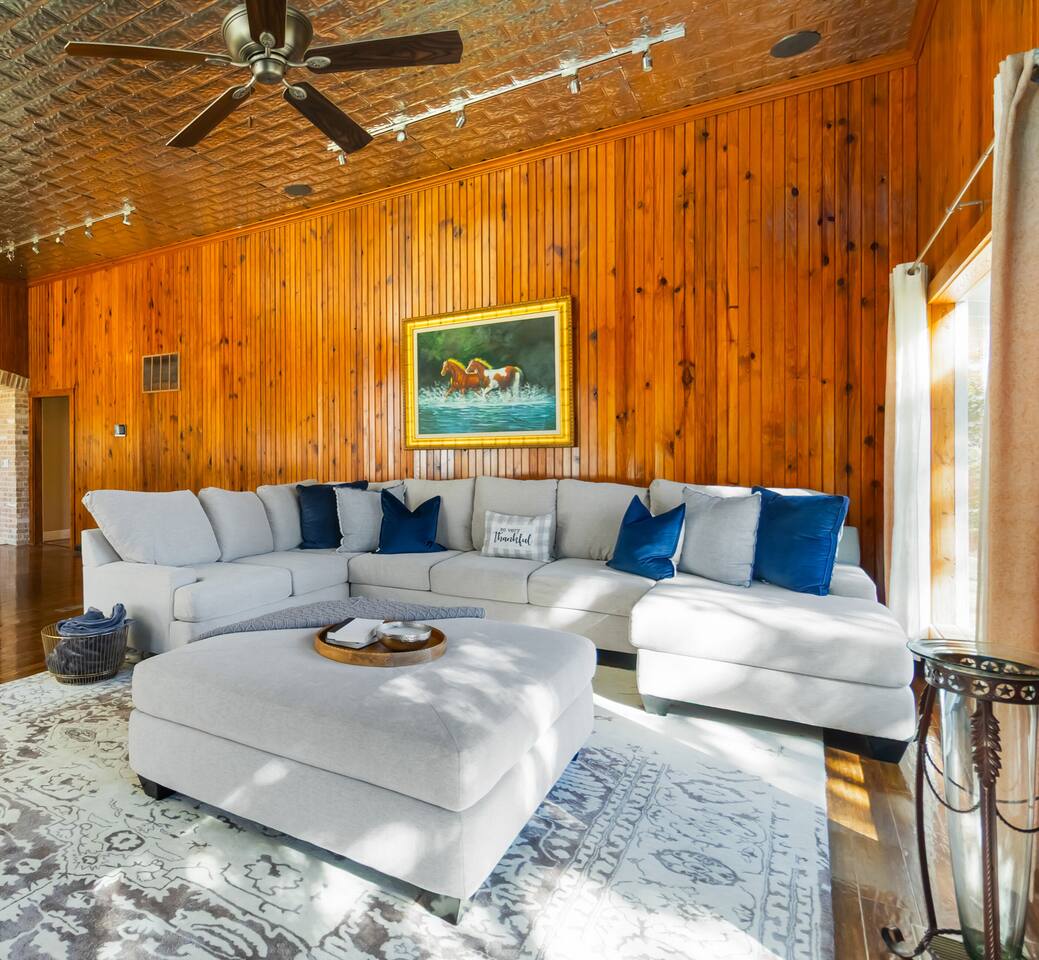 Main House on Acres, Hill Country Escape property photo 4