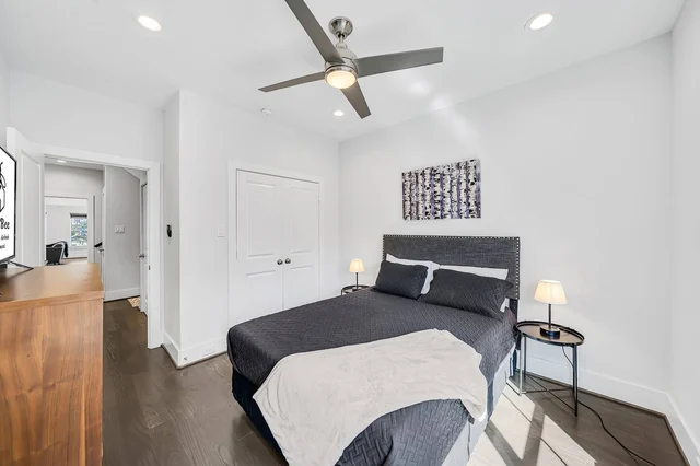 Bedroom 6 image 1