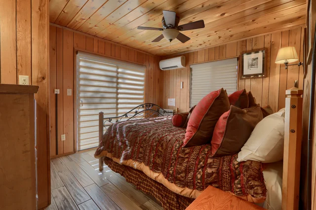 Bedroom 1 image 1