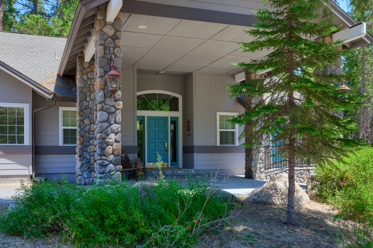 (2A) The Terry Cabin property photo 2