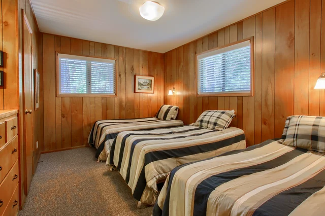 Bedroom 1 image 1