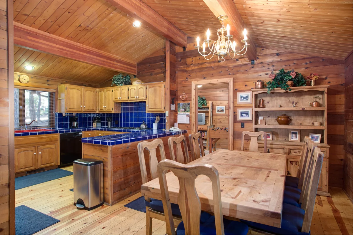 (41A) Cedar Chalet property photo 4