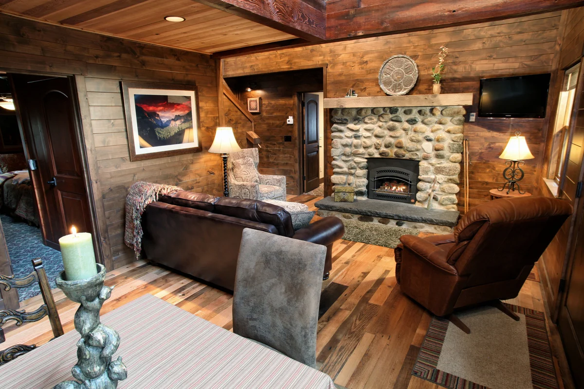 (9) Boot's Haven property photo 2