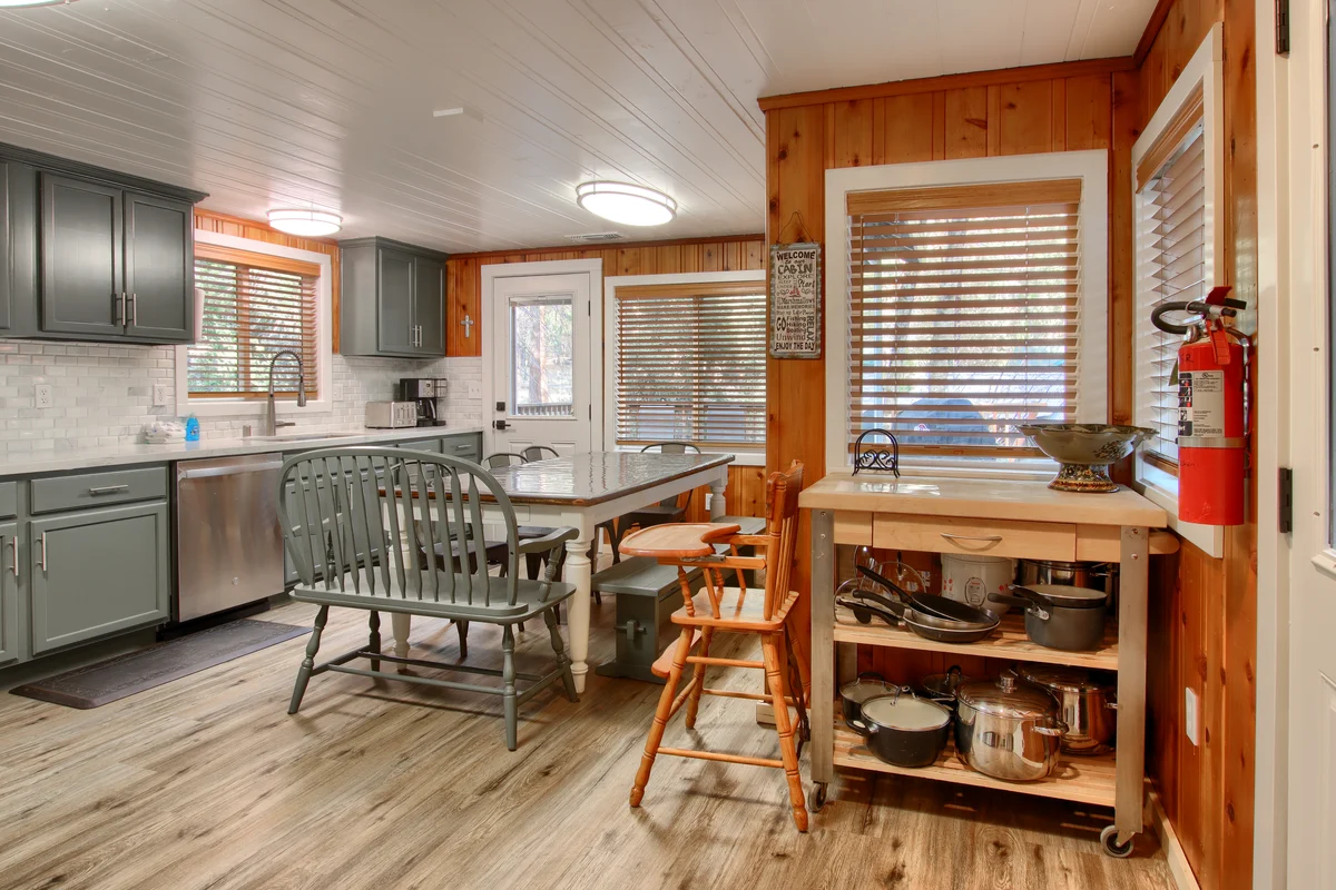 (95R) The Little Creek Cabin property photo 5
