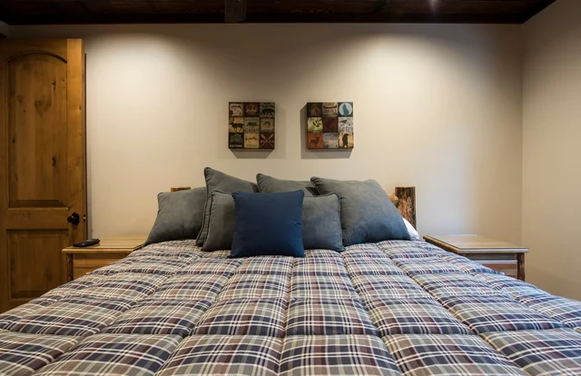 Bedroom 1 image 1