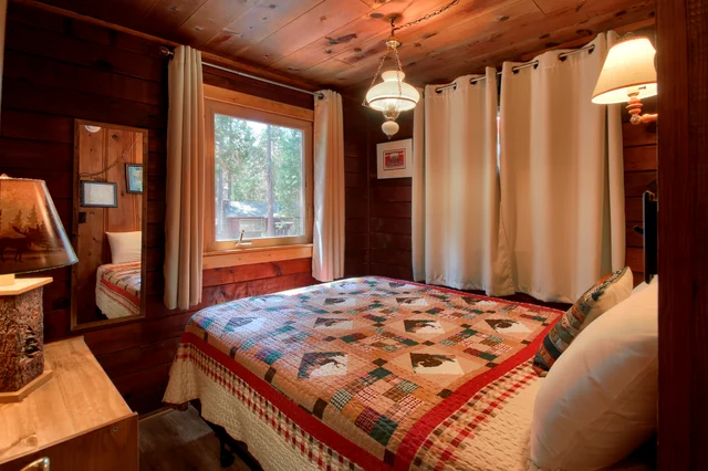 Bedroom 1 image 1