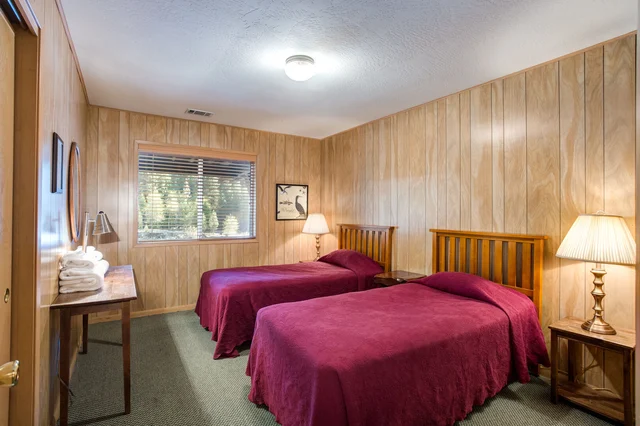 Bedroom 1 image 1