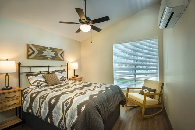 Bedroom 1 image 1
