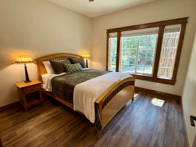 Bedroom 3 image 1