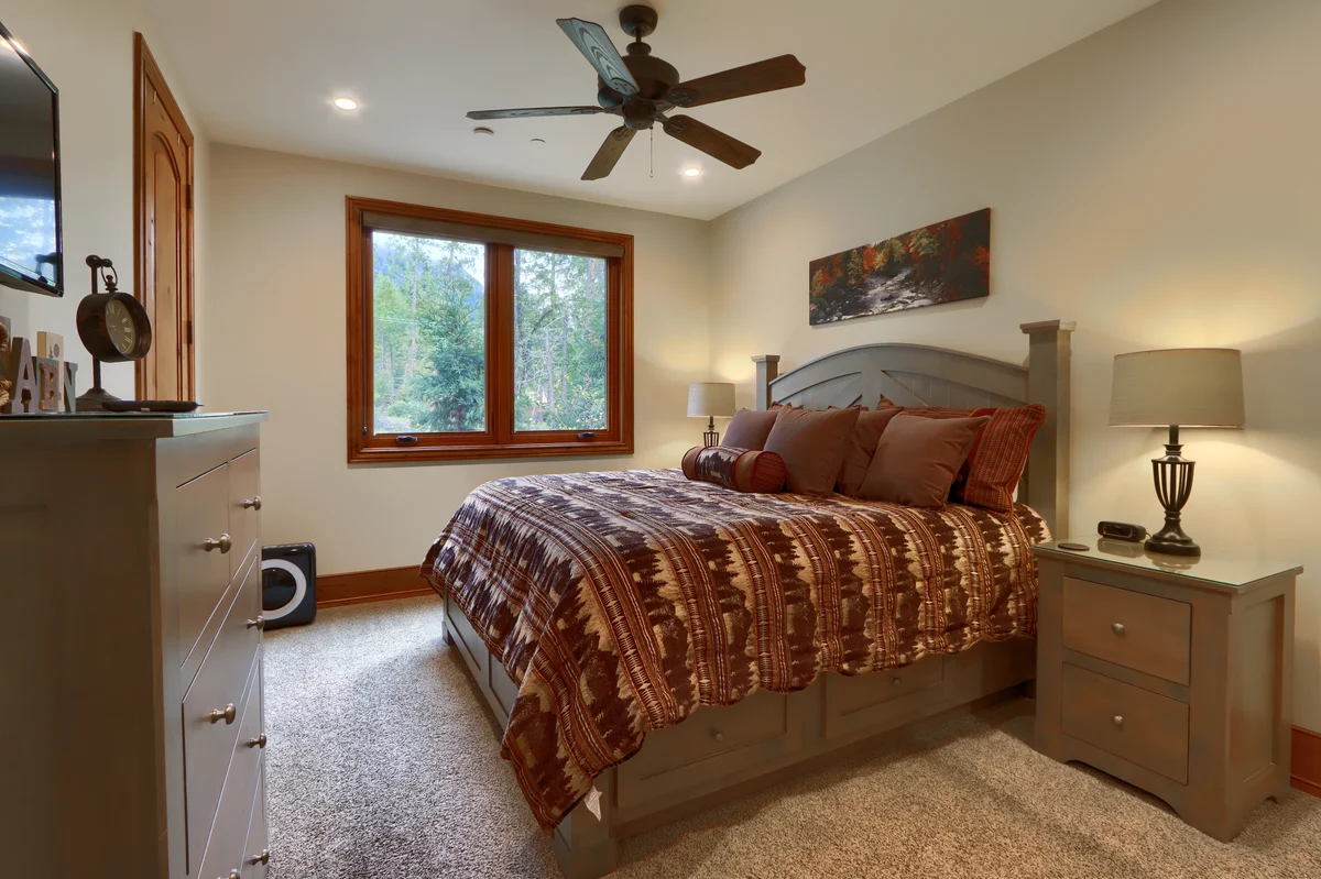 Bedroom 1 image 1