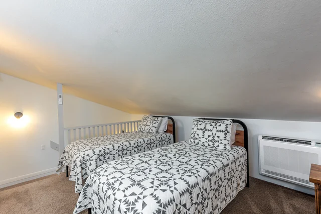 Bedroom 1 image 1