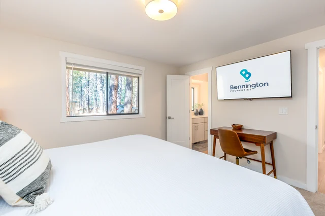 Bedroom 1 image 1