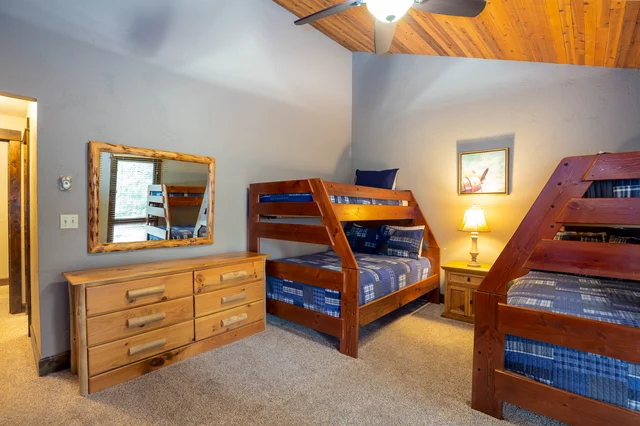 Bedroom 7 image 1