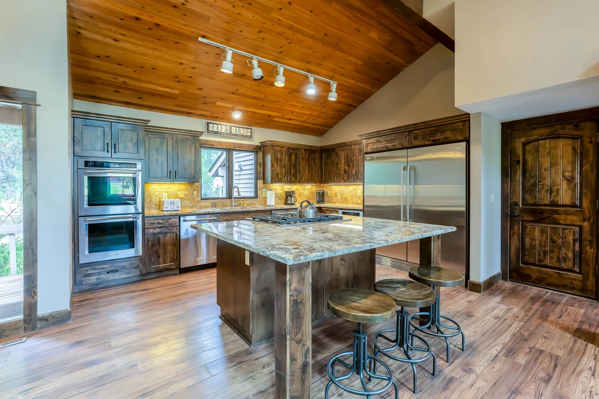 Red Cedar 16 property photo 3
