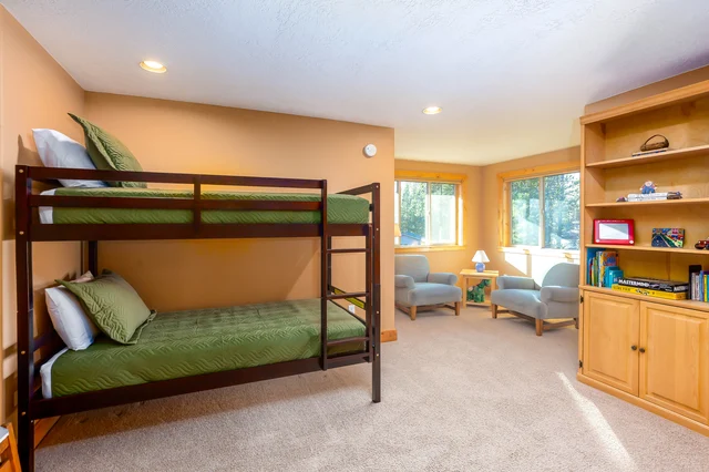 Bedroom 3 image 1