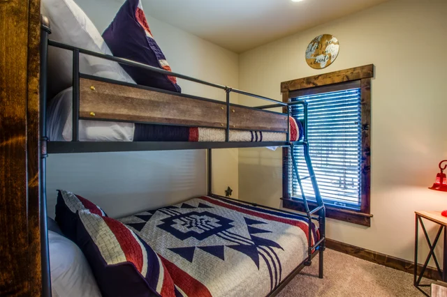 Bedroom 3 image 1