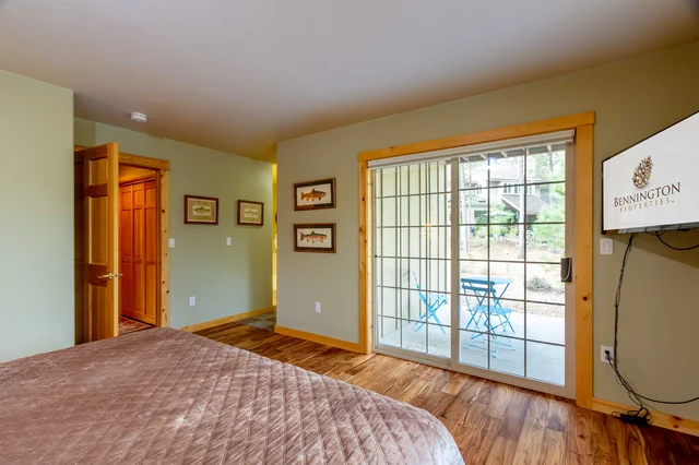 Bedroom 1 image 1