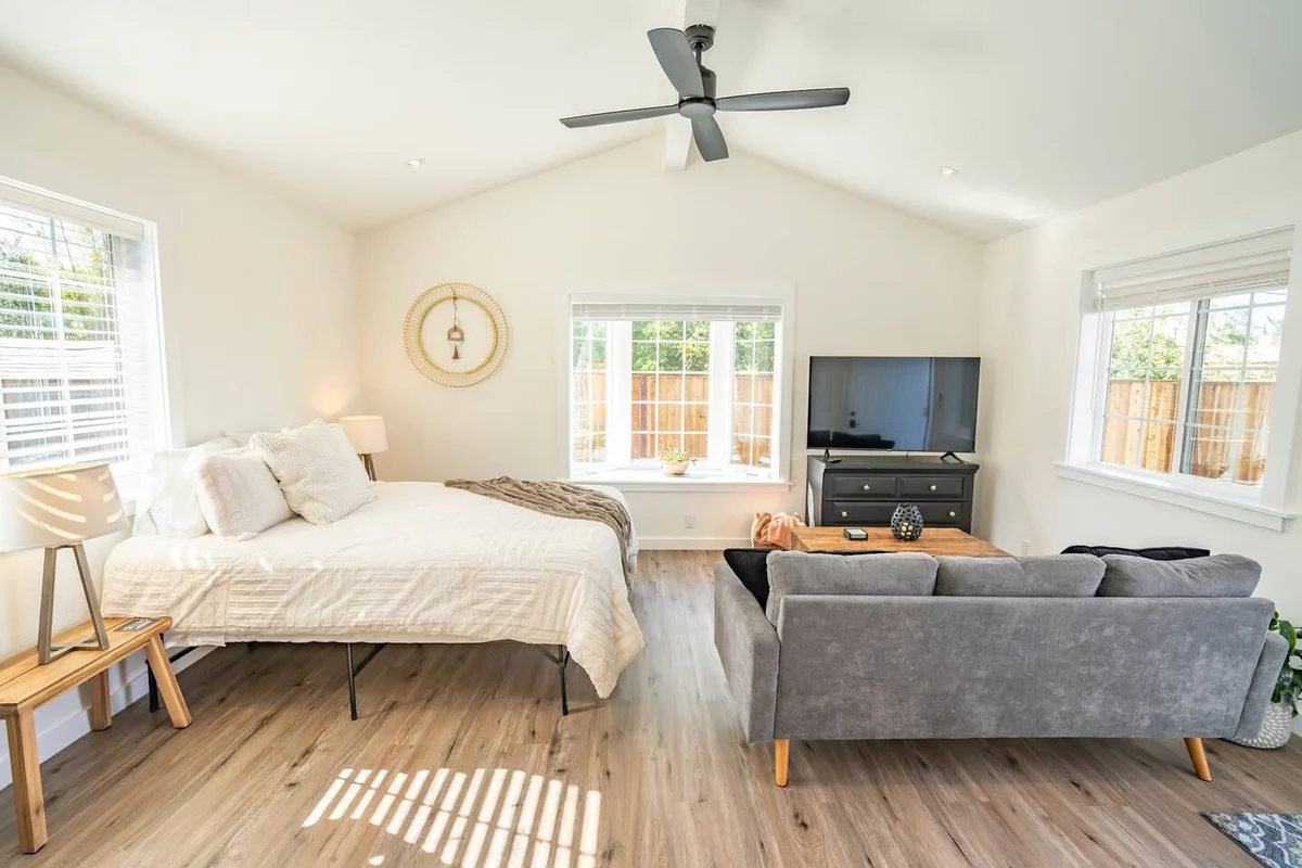 Vinter's Studio property photo 2