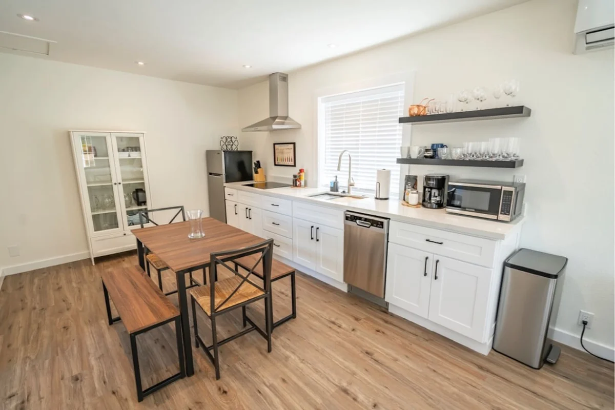 Vinter's Studio property photo 4