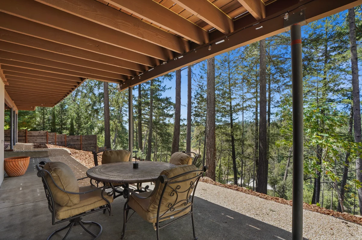 Pinecrest Retreat property photo 5