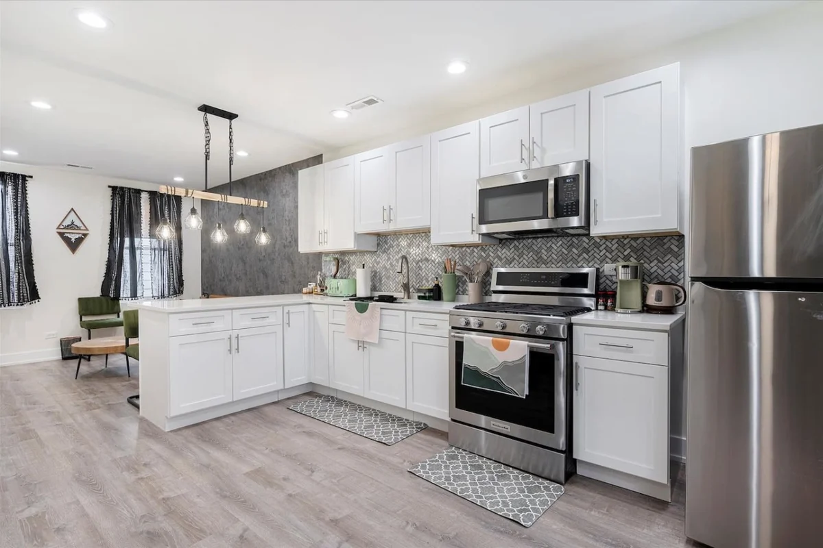 Stylish Cozy Boho, 10 Min to Downtown property photo 3