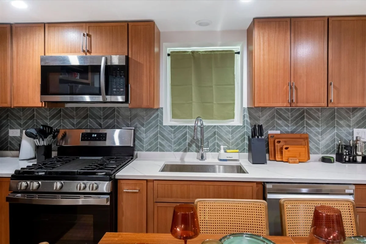 Home in Chicago property photo 3