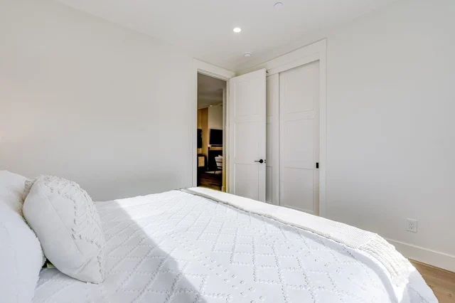 Bedroom image 1