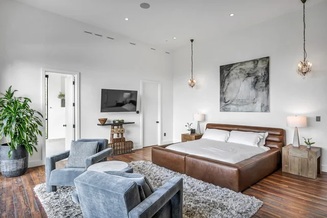 Bedroom image 1