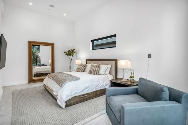 Bedroom image 1