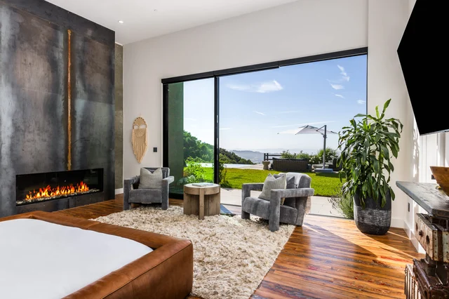 Bedroom image 1