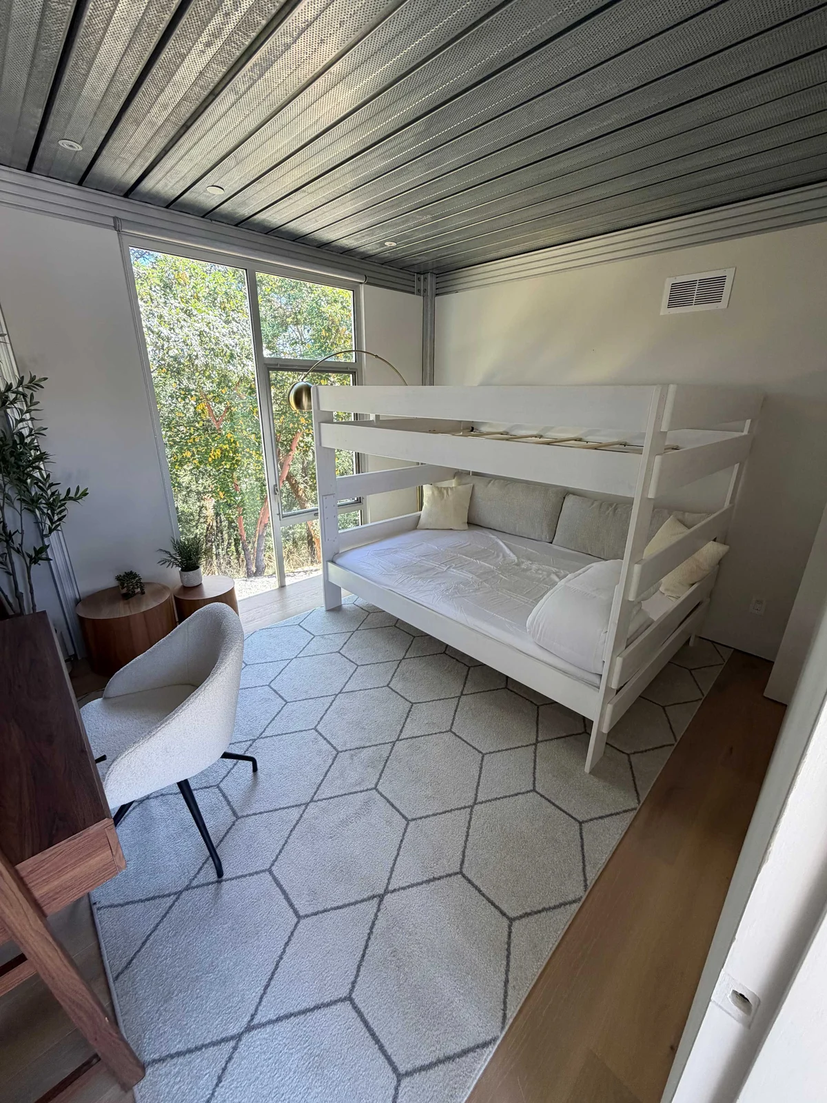 Bedroom image 1