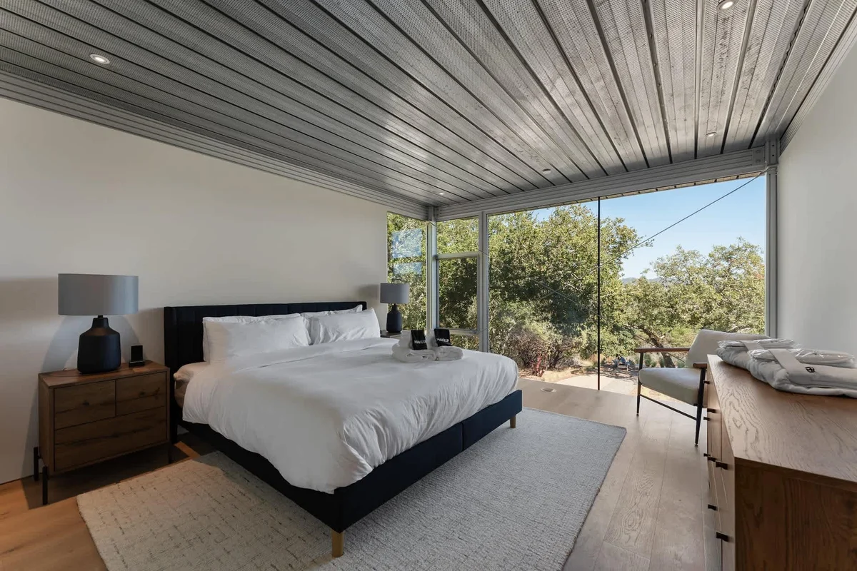 Bedroom image 1