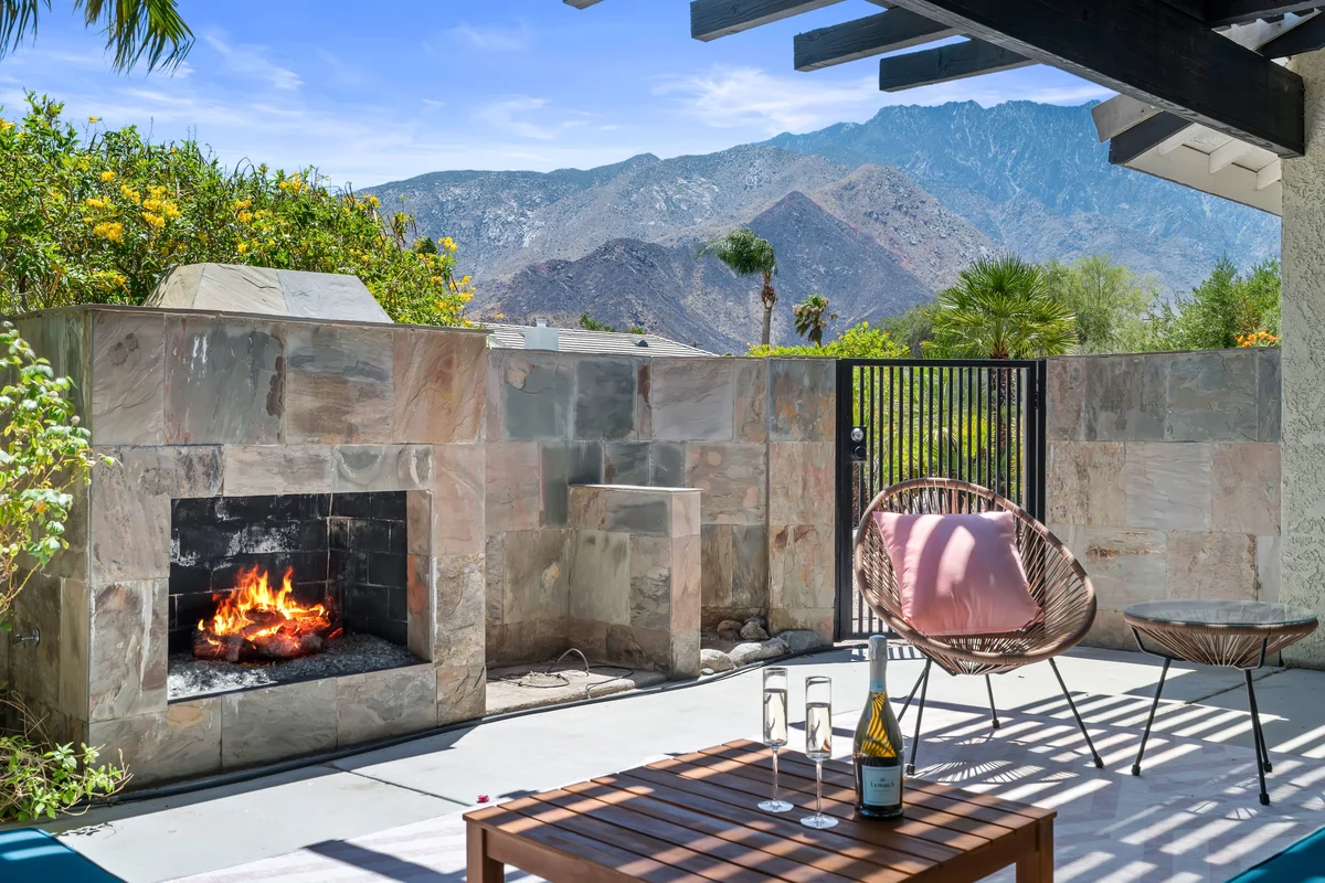 Catalina property photo 3