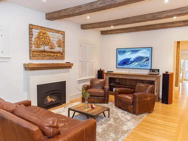 1913 Craftsman, Hot Tub & Fire Pit property photo 2