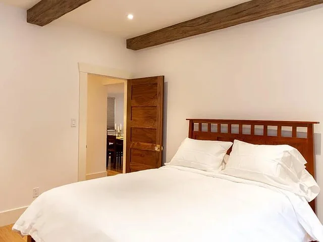 Bedroom image 1