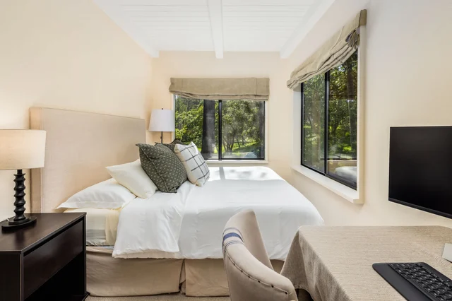 Bedroom image 1