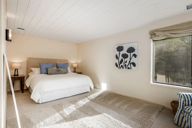 Bedroom image 1