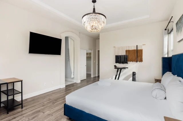 Bedroom image 1