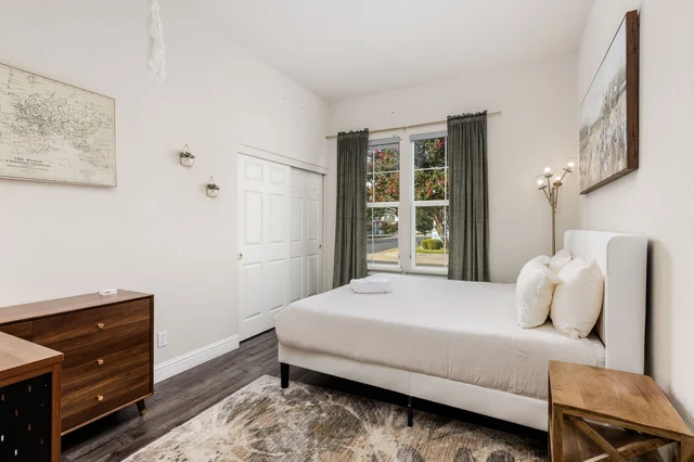 Bedroom image 1