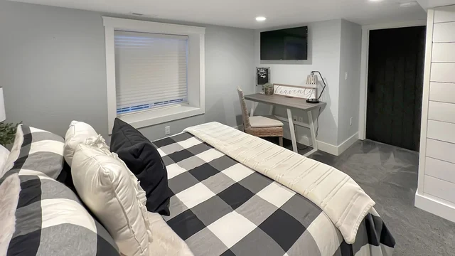 Bedroom 1 image 1