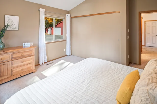 Bedroom 3 image 1