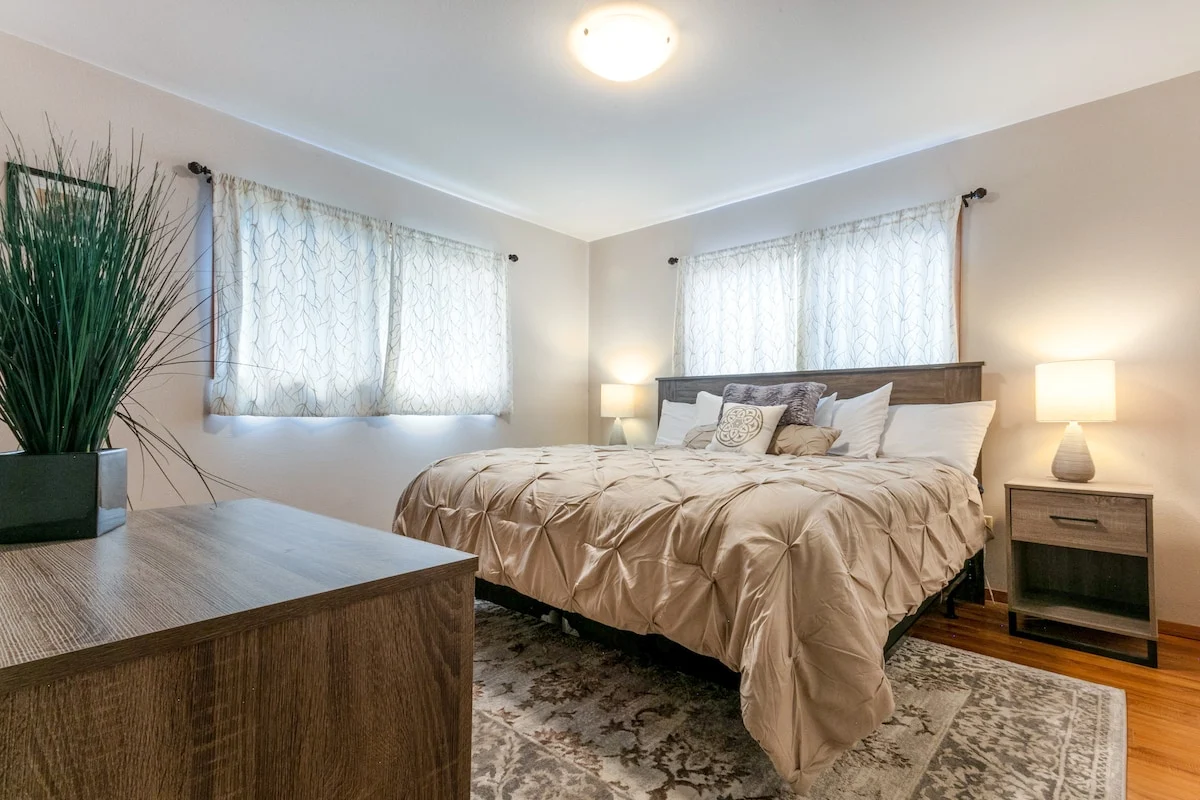 Cozy CDA Home with Fireplace, Fenced Yard & Fast WiFi property photo 3